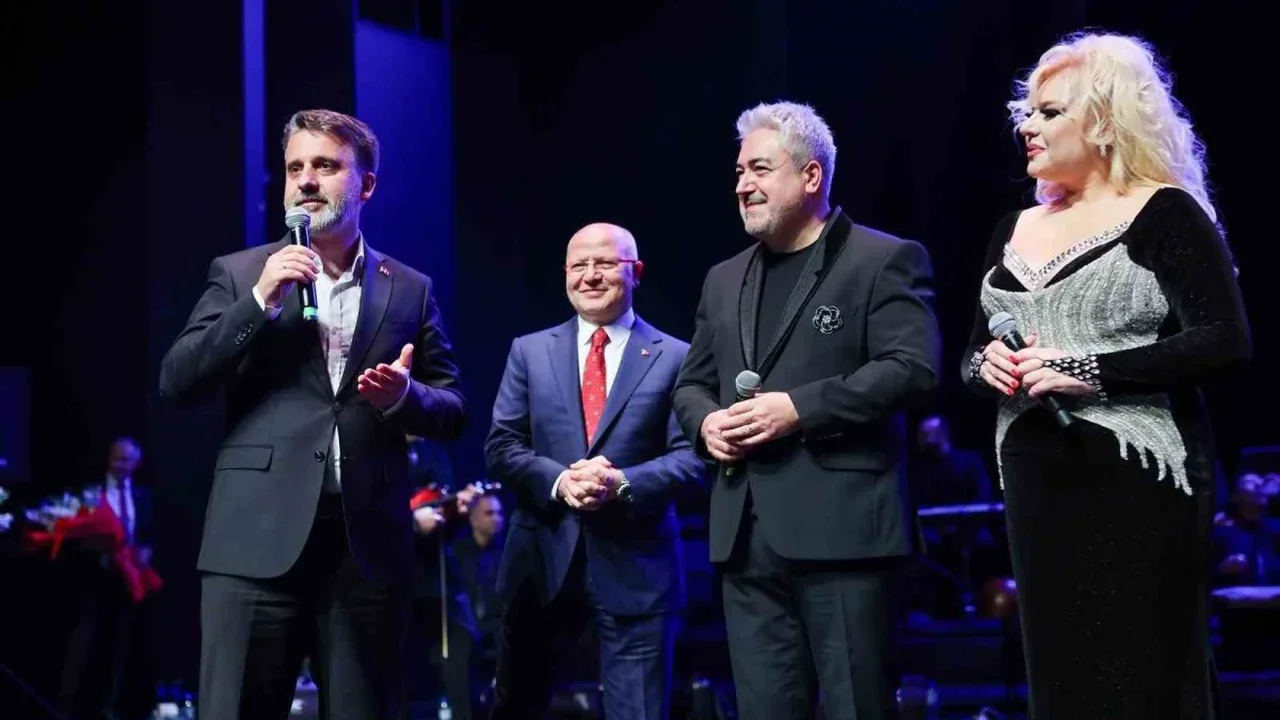 Alaturka'nın Yıldızları Bursa'da konser verdi