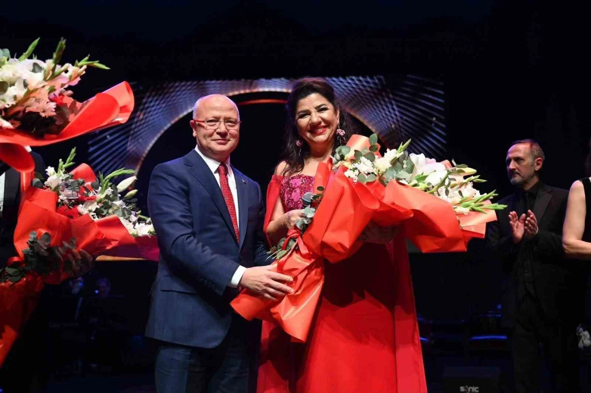 Alaturka'nın Yıldızları Bursa'da konser verdi