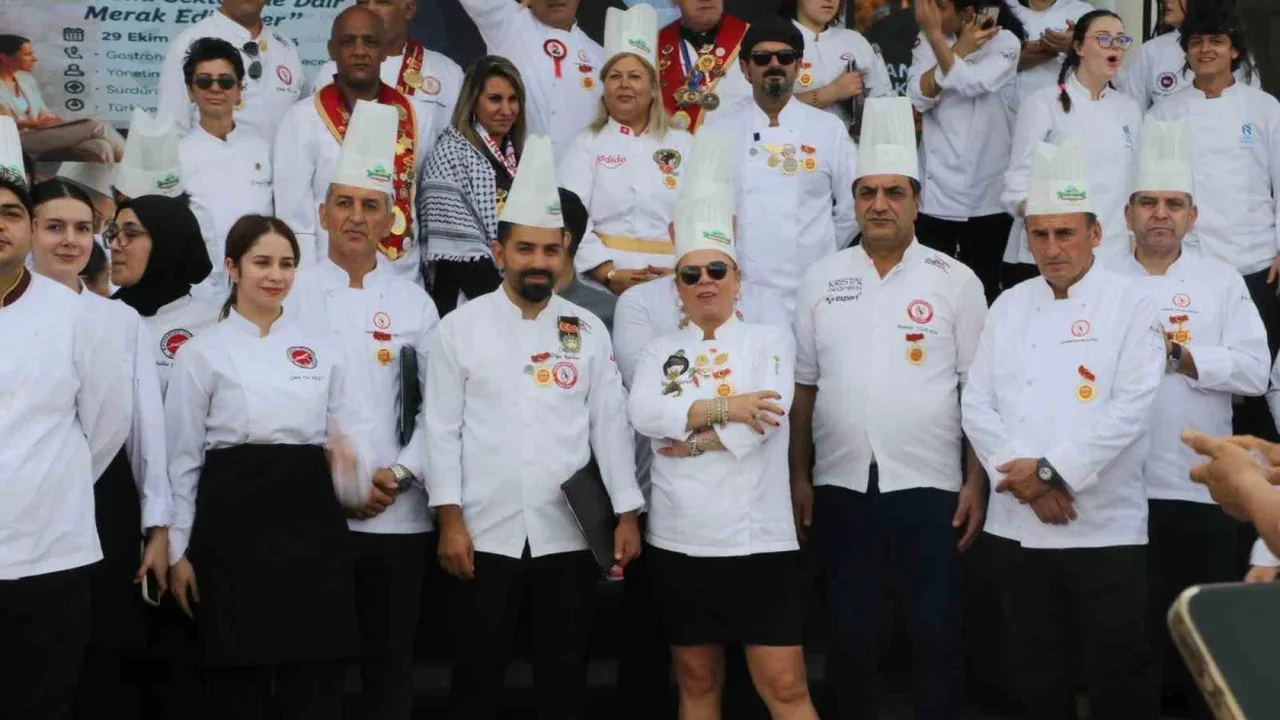 GastroAntalya'da yaklaşık 3 bin şef ve aday buluştu