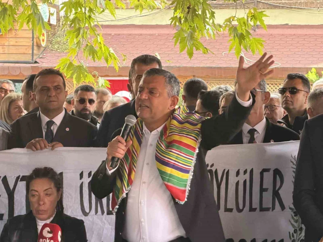 Özgür Özel, Edremit Körfezi'nde 4 ilçede zeytin mesaisi