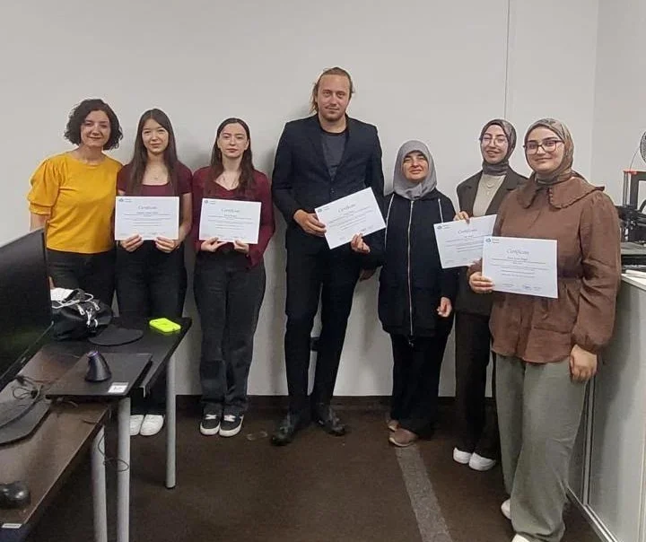 Bursa'dan Prag'a 13 öğrenciyle Erasmus+ stajı