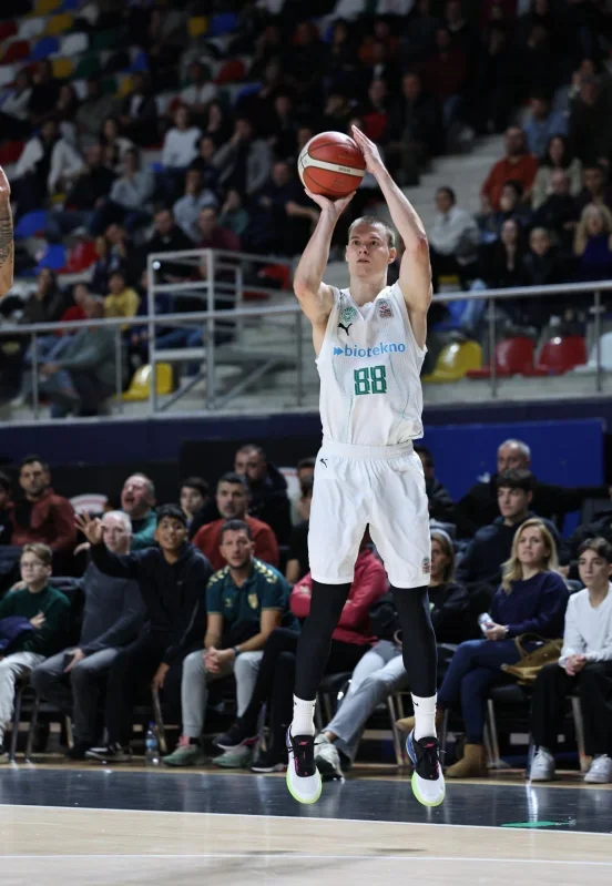 Trabzonspor, Körfez Basket'i deplasmanda 94-86 yendi