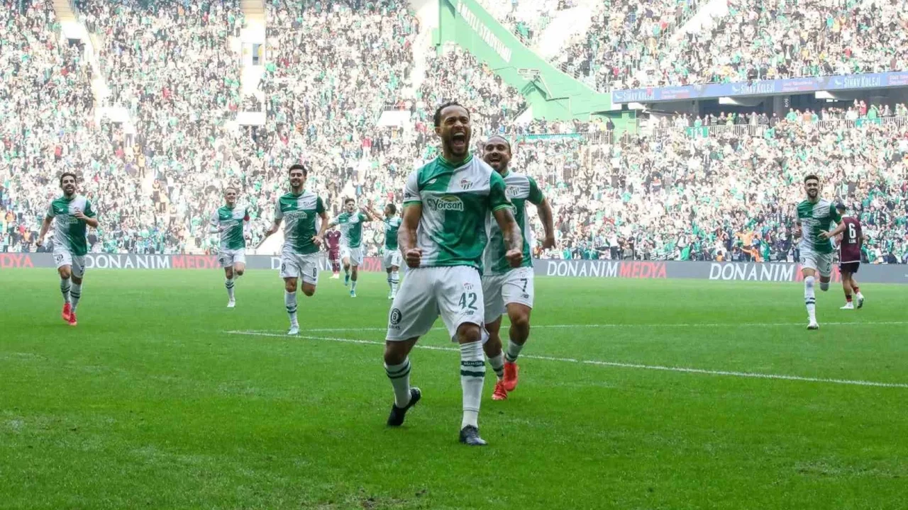 Bursaspor, Bandırmaspor'u sahasında mağlup etti