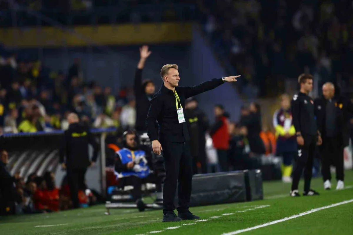 Fenerbahçe, Göztepe karşısında ilk yarıyı önde kapattı