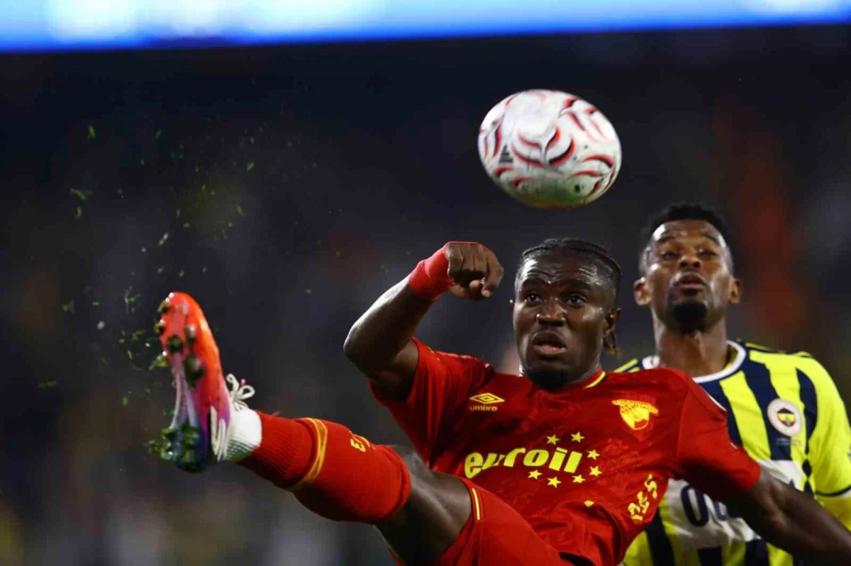Fenerbahçe, Göztepe karşısında ilk yarıyı önde kapattı