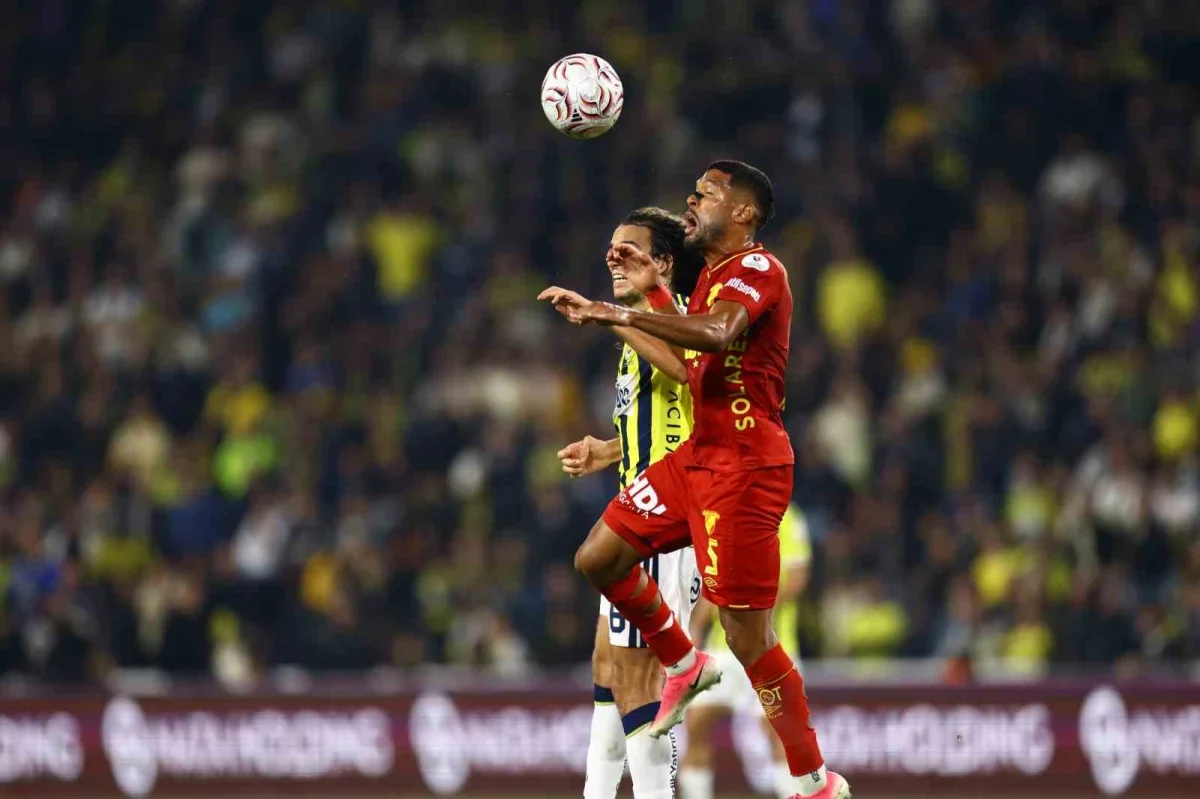 Fenerbahçe, Göztepe karşısında ilk yarıyı önde kapattı