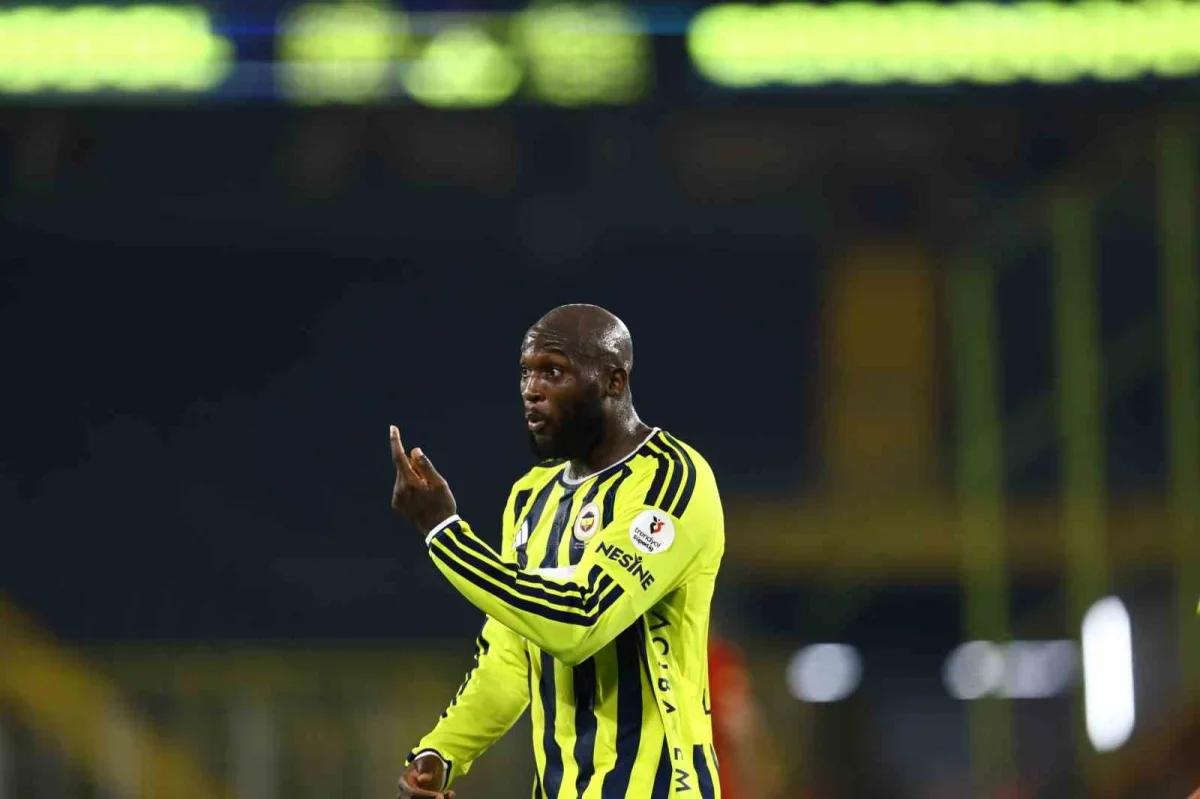 Fenerbahçe, Göztepe karşısında ilk yarıyı önde kapattı