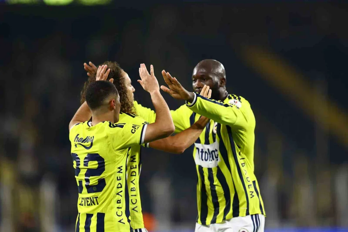 Fenerbahçe, Göztepe karşısında ilk yarıyı önde kapattı