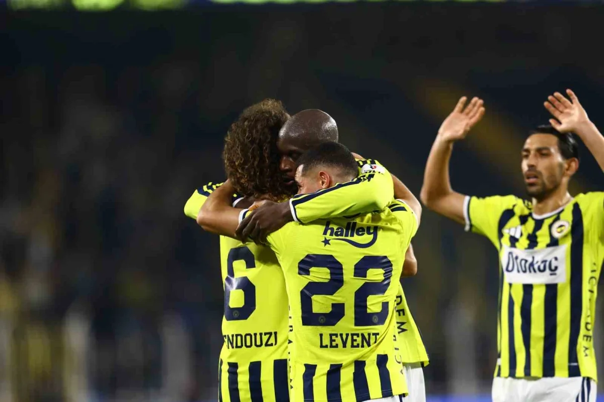 Fenerbahçe, Göztepe karşısında ilk yarıyı önde kapattı