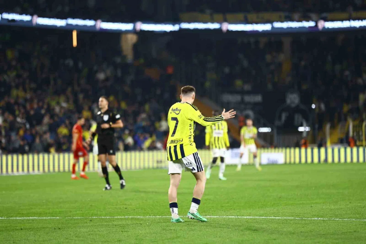 Fenerbahçe, sahasında Göztepe karşısında kaybetti