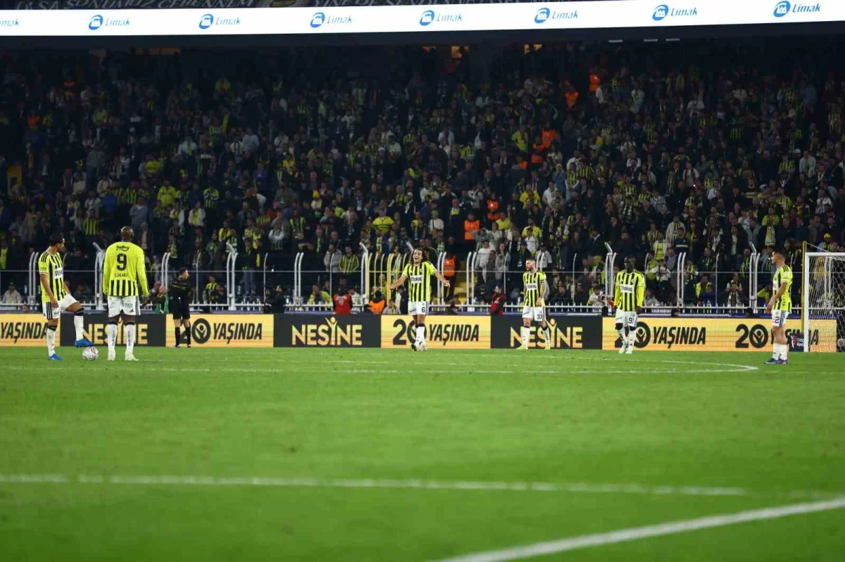 Fenerbahçe, sahasında Göztepe karşısında kaybetti