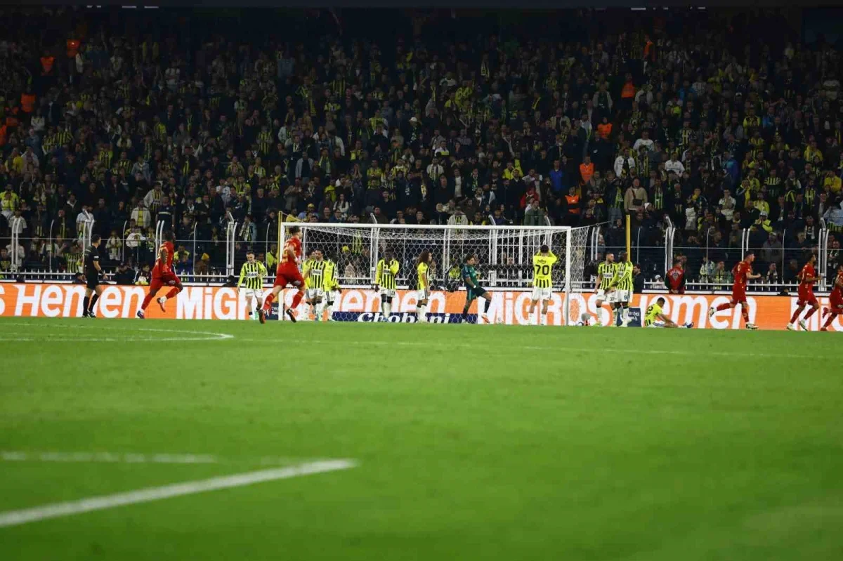 Fenerbahçe, sahasında Göztepe karşısında kaybetti