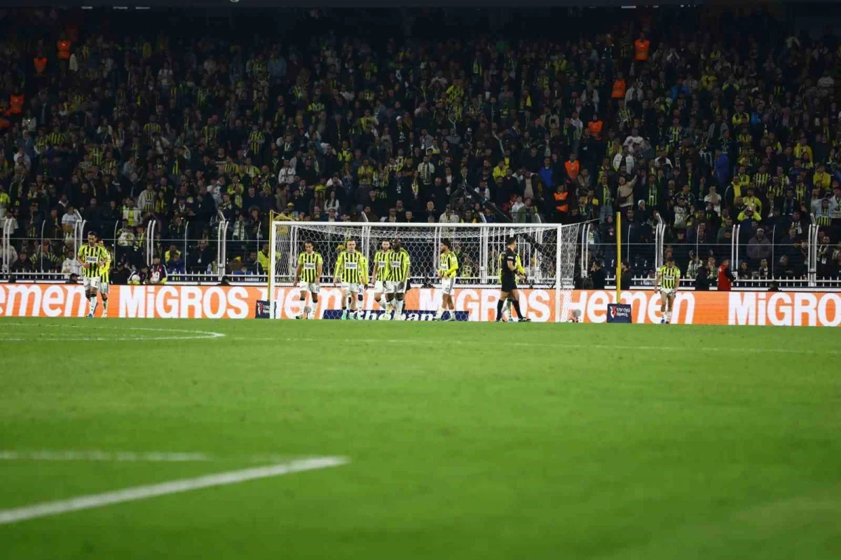 Fenerbahçe, sahasında Göztepe karşısında kaybetti