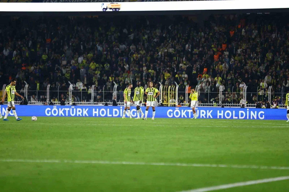 Fenerbahçe, sahasında Göztepe karşısında kaybetti