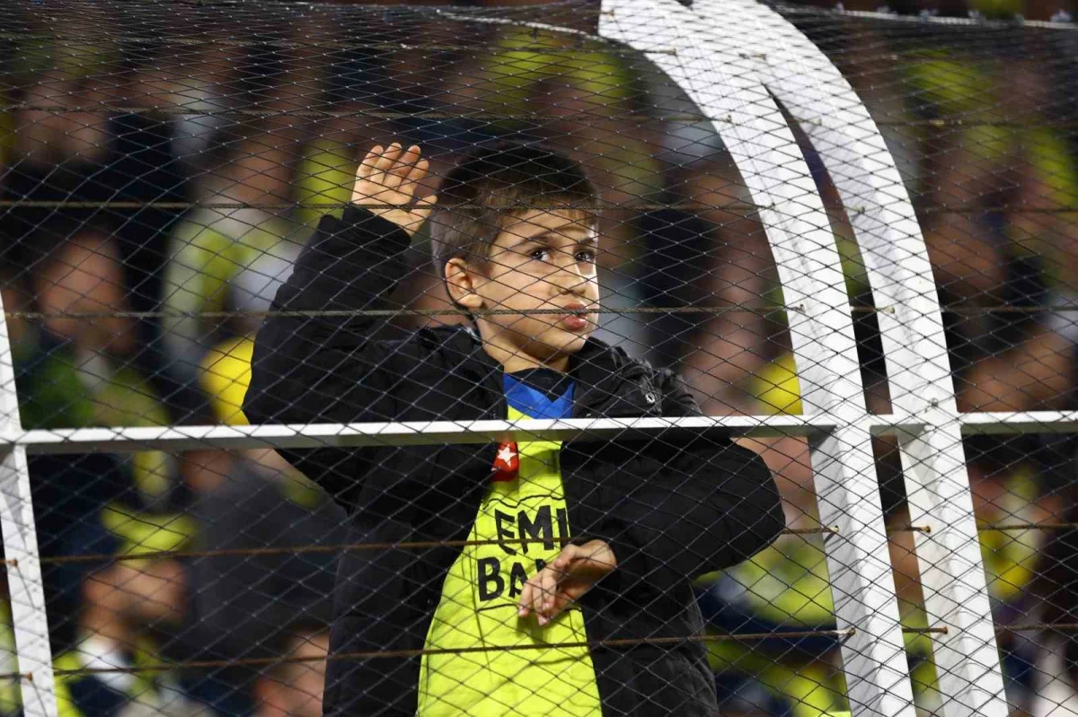 Fenerbahçe, sahasında Göztepe karşısında kaybetti