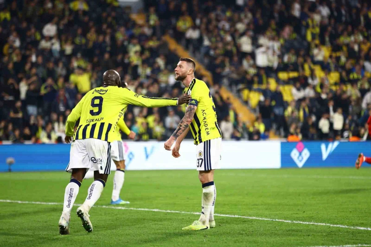 Fenerbahçe, sahasında Göztepe karşısında kaybetti