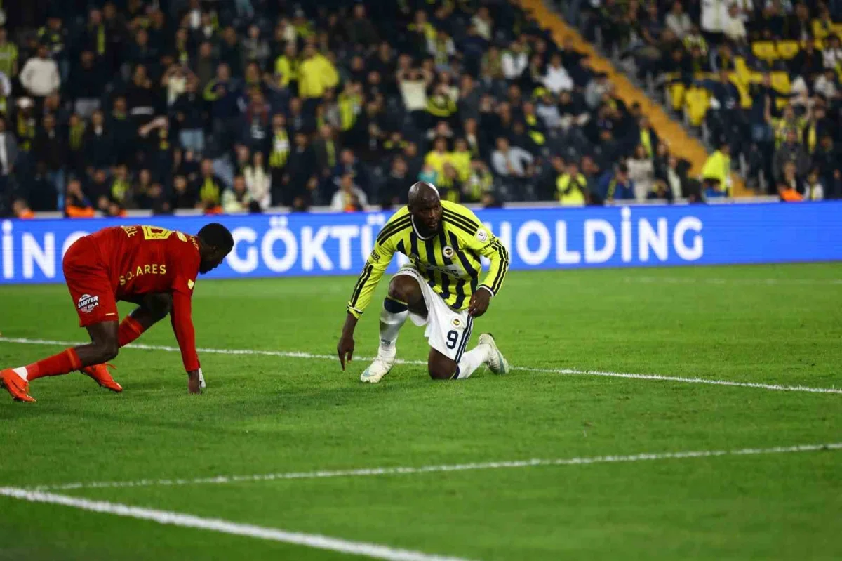 Fenerbahçe, sahasında Göztepe karşısında kaybetti