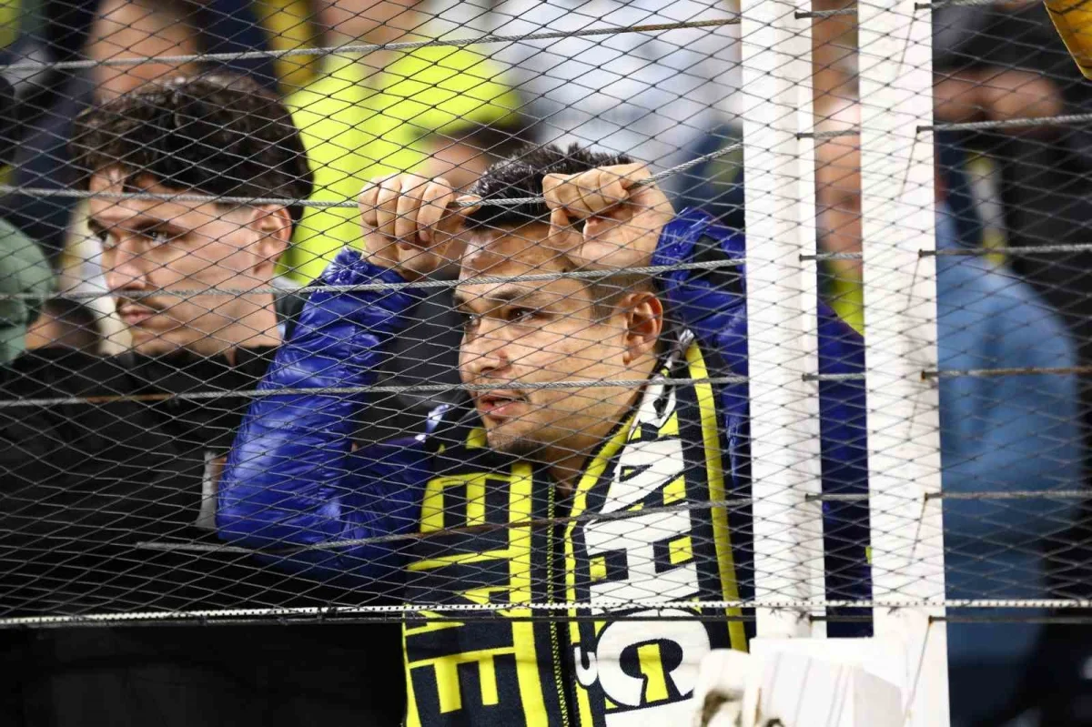 Fenerbahçe, sahasında Göztepe karşısında kaybetti