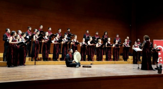 Nilüfer Çoksesli Koro'dan müzik ziyafeti
