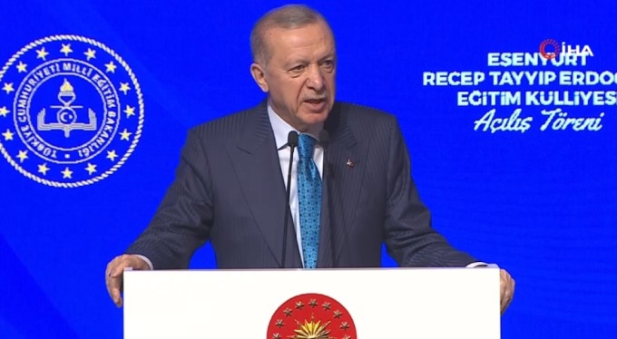 Cumhurbaşkanı Erdoğan: ''Sosyal medyaya yaş sınırı gelebilir''