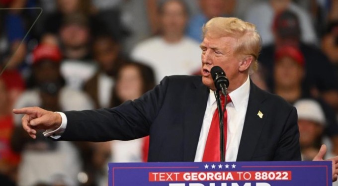 Trump, Meksika'ya yönelik ek gümrük vergisini 1 aylığına askıya aldı