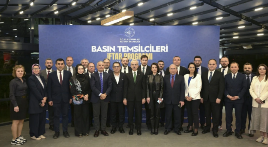 Abdulkadir Uraloğlu'ndan Sosyal Medyada Yaş Açıklaması
