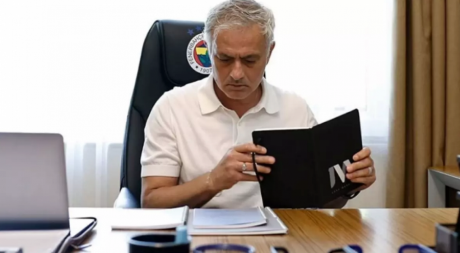 Son maçta Kadıköy'deydi! İşte Mourinho'nun yerine gelecek bir numaralı aday