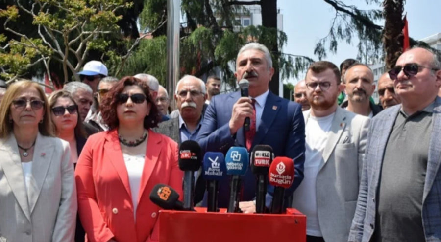 CHP'nin Bursa'da afiş asmasına TMSF izin vermedi