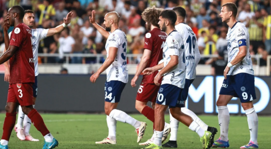 10 kişi kalan Fenerbahçe, küme düşen Hatay'dan 4 gol yedi