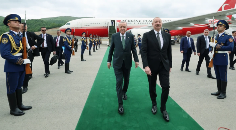 Cumhurbaşkanı Erdoğan Azerbaycan'da: Laçın Uluslararası Havalimanı'nı açtı