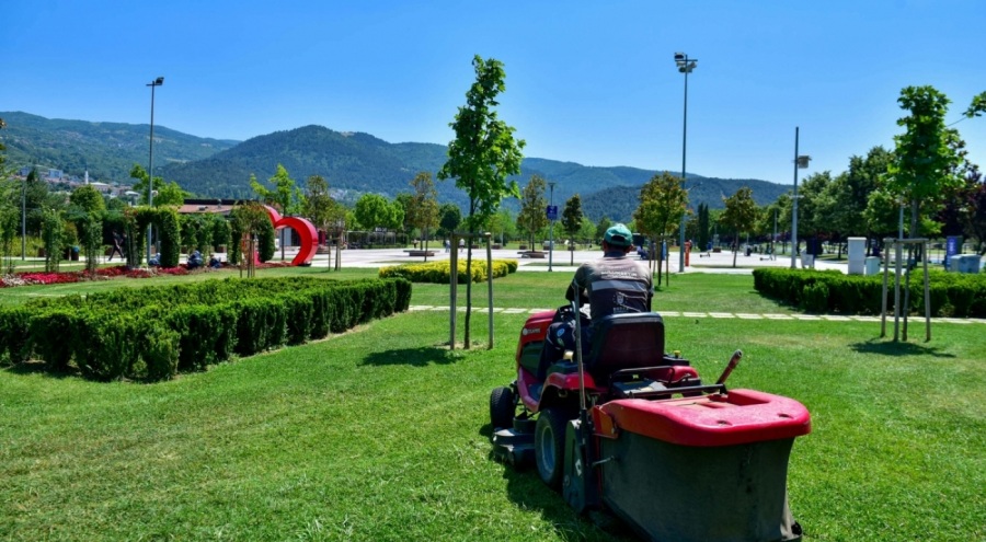 Bursa'nın parkları yaza hazırlanıyor