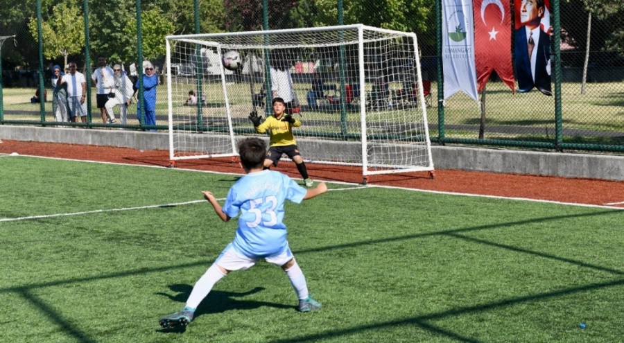 Yıldız Cup 2025 Futbol Turnuvası'nda kupalar sahiplerini buldu
