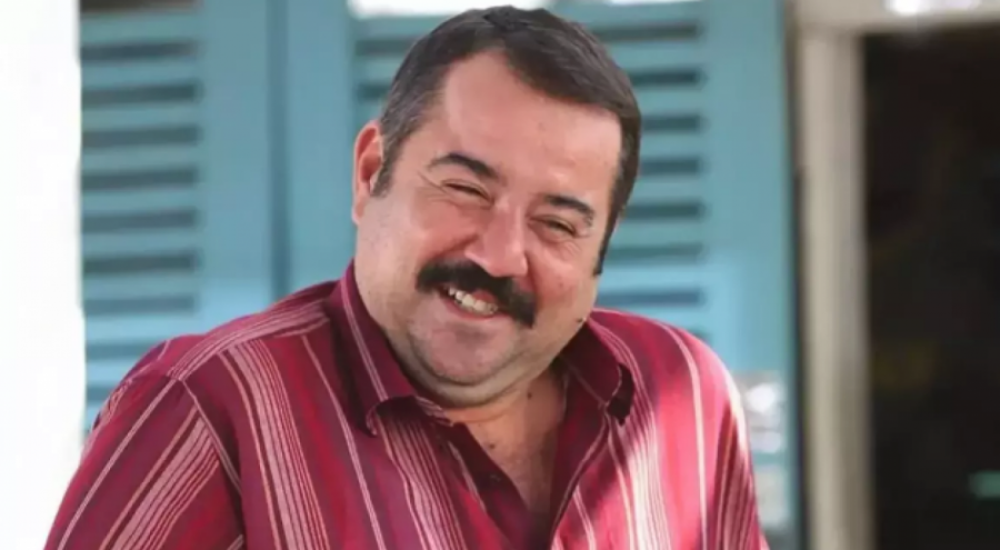 Ata Demirer, gözlerden uzak yaşadığı aşkıyla ilk kez ortaya çıktı