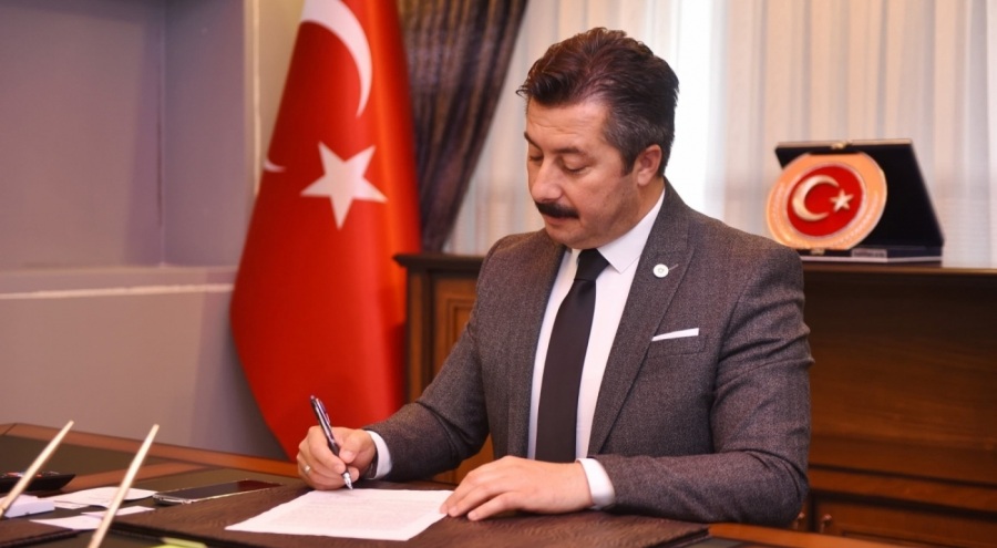 Başkan Özel: "15 Temmuz, vicdanımızda ebediyen mahkumdur"