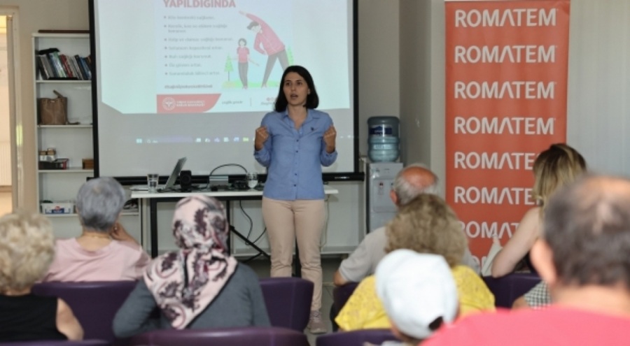 Huzurevinde sağlık buluşması: Egzersiz ve beslenme ipuçları
