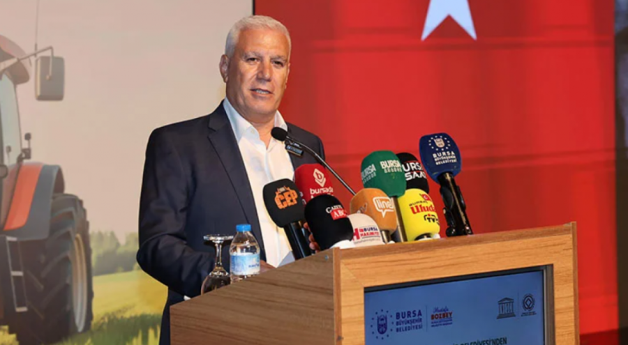 Başkan Bozbey'den çiftçilere çağrı: Allah aşkına anız yakmayın