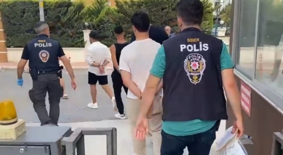Bursa'nın da dahil olduğu çeteden milyarlarca liralık vurgun