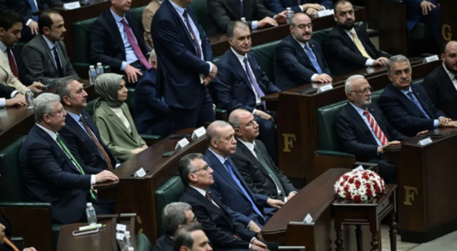 AK Parti'nin Terörsüz Türkiye yolunda komisyon üyeleri belli oldu
