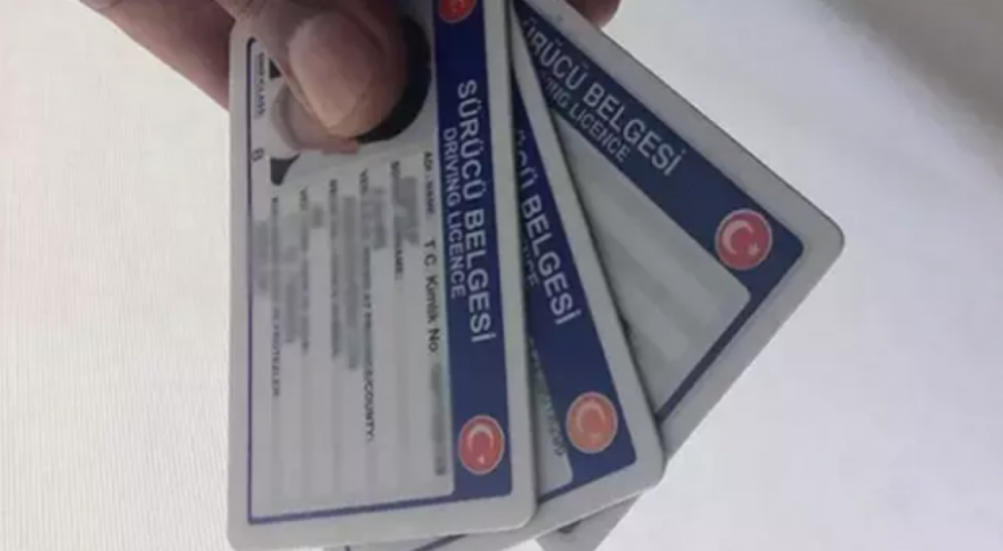 Eski tip sürücü belgelerini yenileme süresi son kez uzatıldı